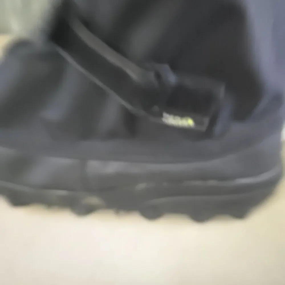Neos Voyager Glacier Trek Cleats Overshoes Black Waterproof Sz L (US9.5-11)